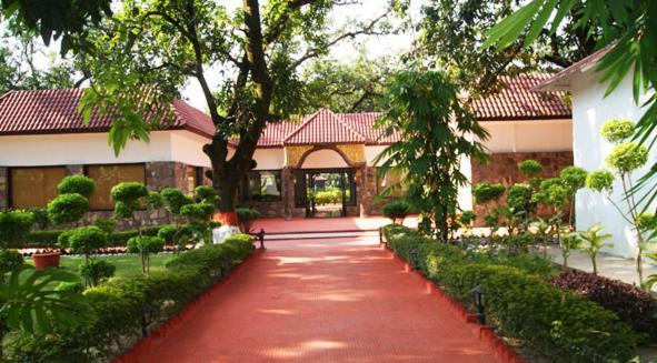 Hotel Corbett Leela Vilas Corbett National Park Zewnętrze zdjęcie